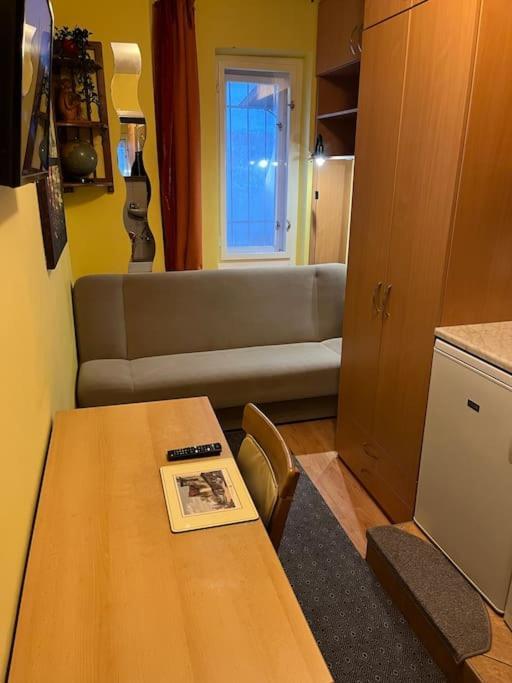 Tiny Private Apartment In Central Buda. Budapest Kültér fotó