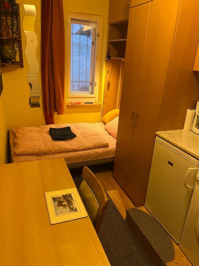 Tiny Private Apartment In Central Buda. Budapest Kültér fotó